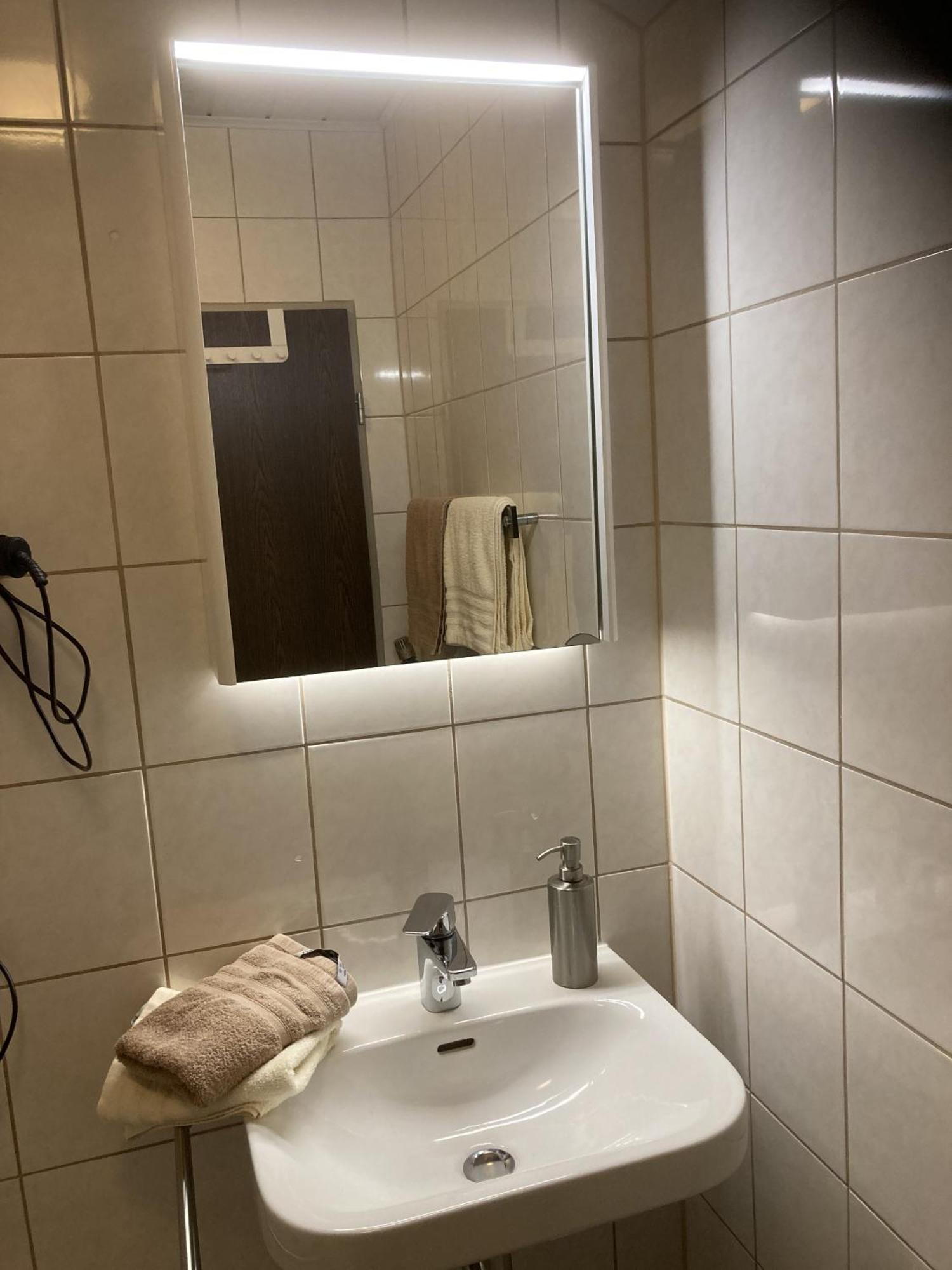 Huus Stoertebeker Bed & Breakfast Dornumersiel Room photo
