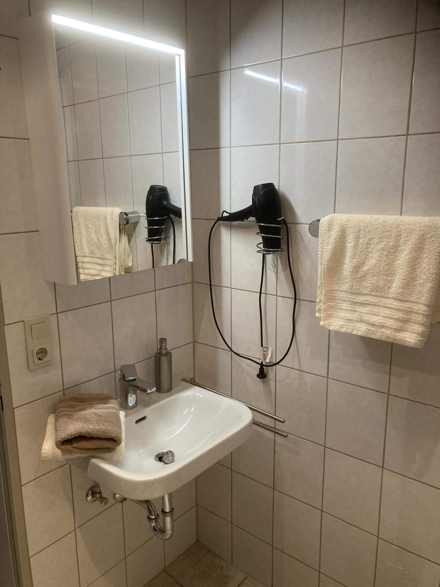 Huus Stoertebeker Bed & Breakfast Dornumersiel Room photo