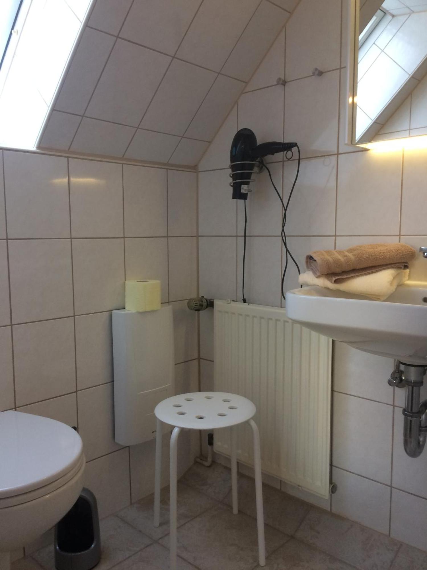 Huus Stoertebeker Bed & Breakfast Dornumersiel Room photo